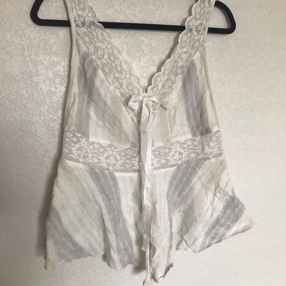 SOLD 📍Lace Detailed Tank Blouse Free People